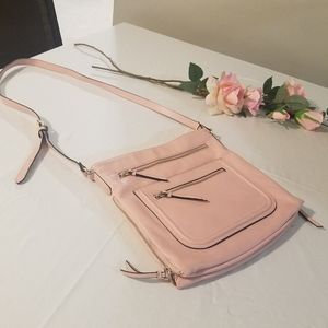 Handbag  gently used.